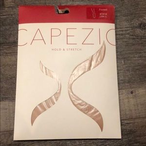 Capezio Hold & Stretch Footed Tights